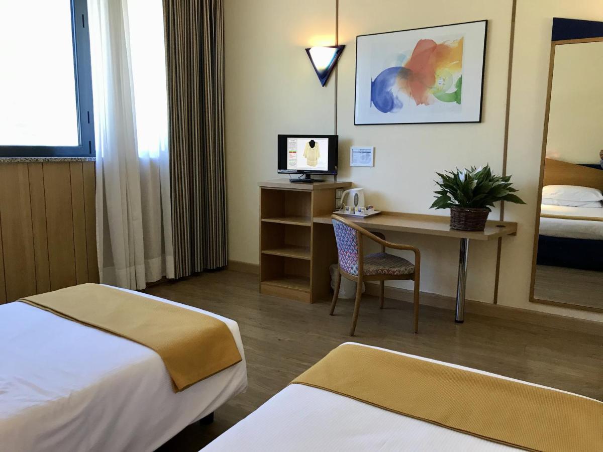 Hotel Express Aosta East Поллен Экстерьер фото