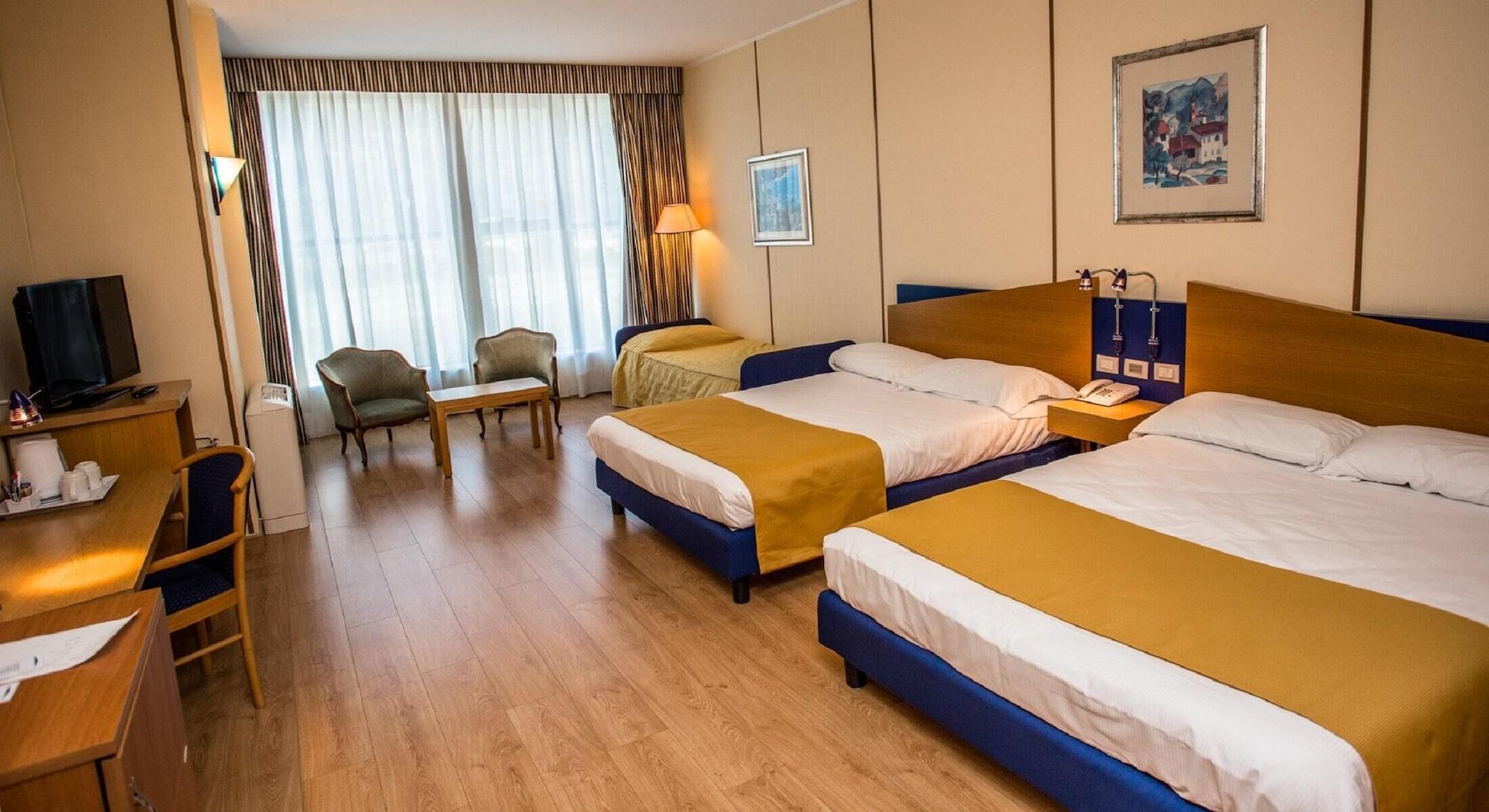 Hotel Express Aosta East Поллен Экстерьер фото