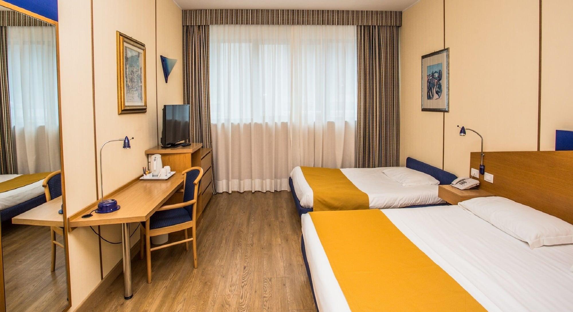 Hotel Express Aosta East Поллен Экстерьер фото