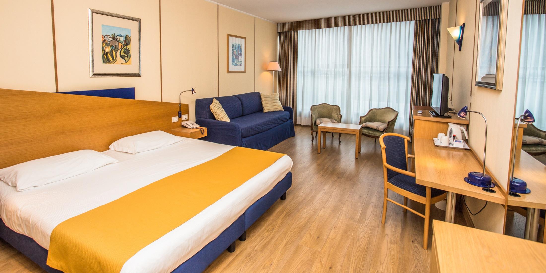 Hotel Express Aosta East Поллен Экстерьер фото