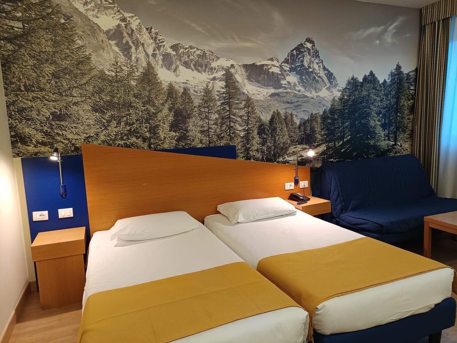 Hotel Express Aosta East Поллен Экстерьер фото