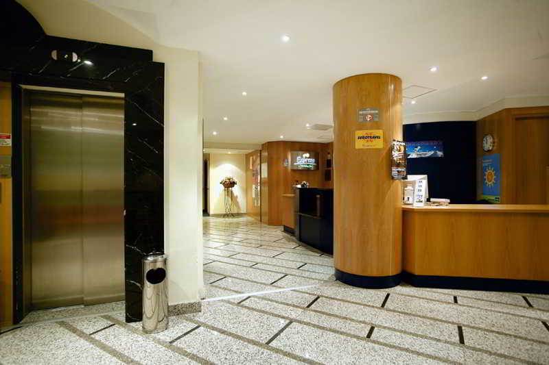 Hotel Express Aosta East Поллен Интерьер фото