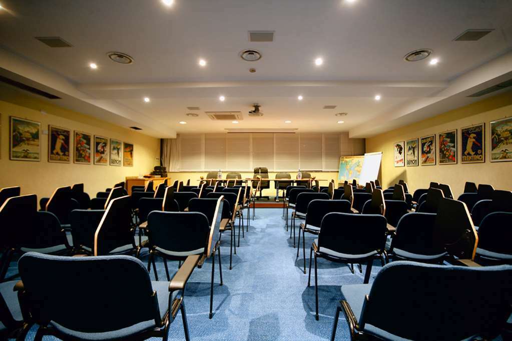 Hotel Express Aosta East Поллен Удобства фото