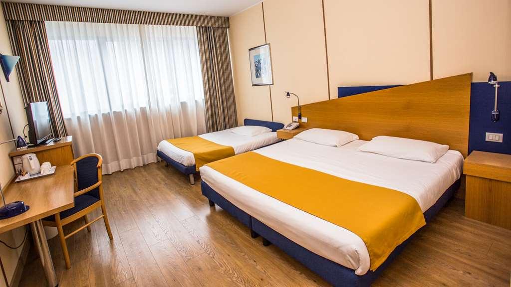 Hotel Express Aosta East Поллен Номер фото